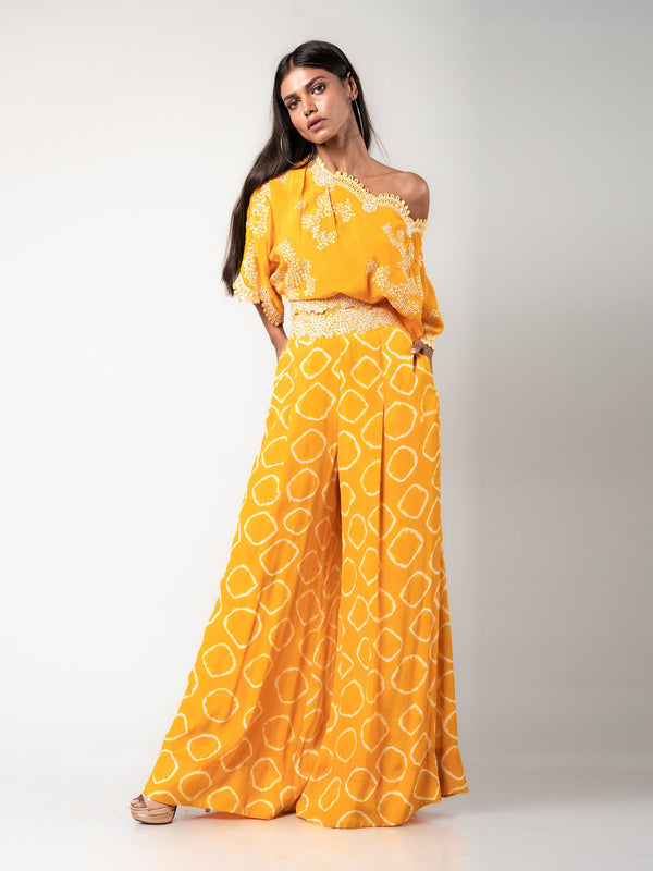 Off-shoulder Top & a-line Pants Set