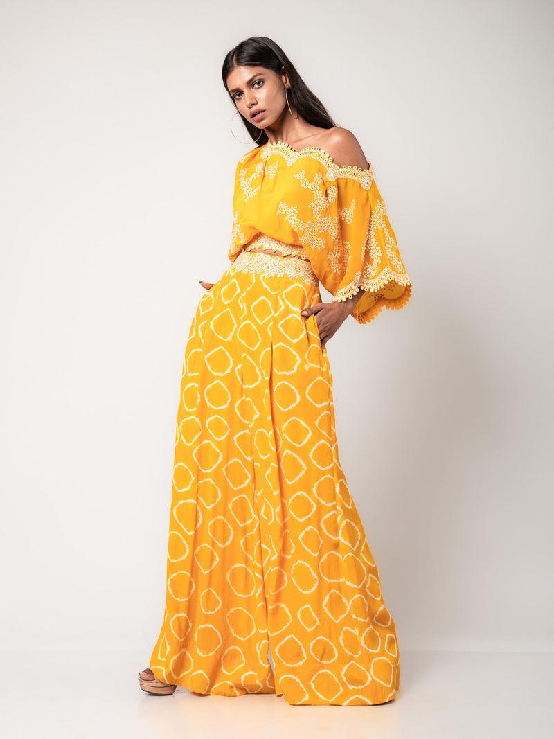 Off-shoulder Top & a-line Pants Set