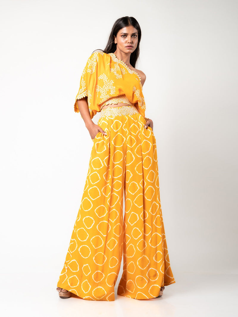 Off-shoulder Top & a-line Pants Set