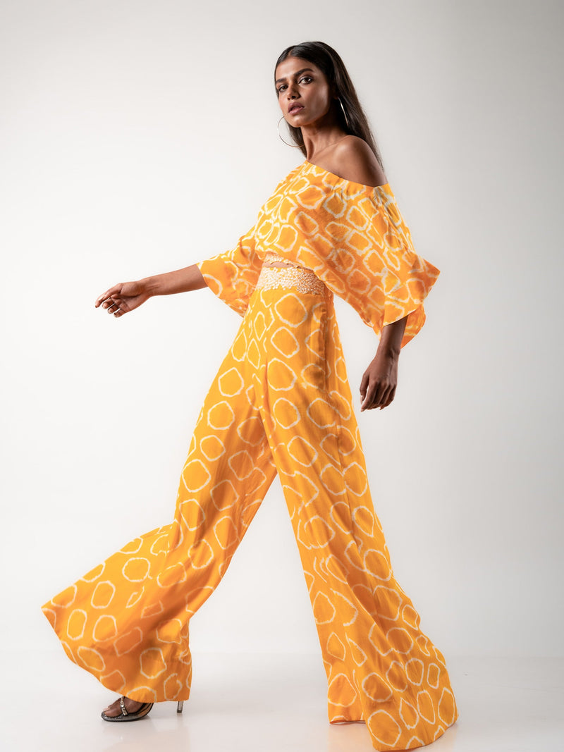 Off-shoulder Top & a-line Pants Set